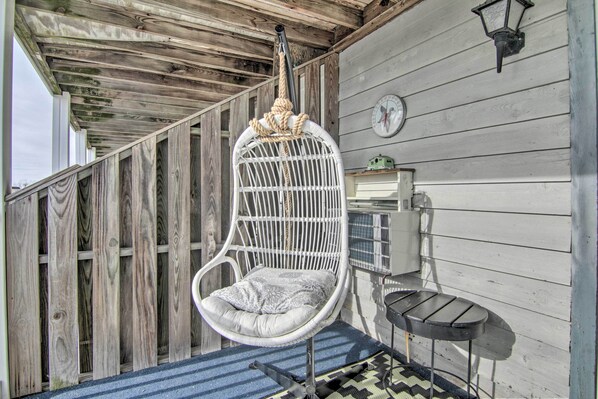 Property grounds - Central Studio w/ Deck: Walk to Shops & Dining! (Ocean City)