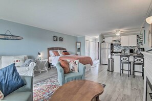 Iron/ironing board, bed sheets - Central Studio w/ Deck: Walk to Shops & Dining! (Ocean City)