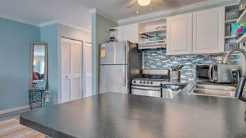 Lò vi sóng, lò nướng, bếp nấu, máy rửa bát