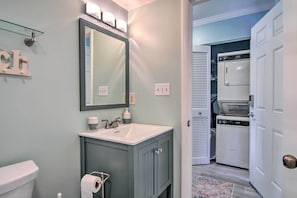 Apartment (0 Bedroom) | Bathroom
