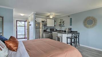 Apartemen (0 Bedroom) | Setrika/meja setrika dan seprai linen