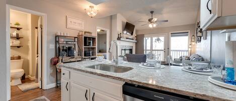 Micro-ondes, four, plaque de cuisson, lave-vaisselle