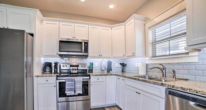 Mexico Beach Getaway w/ Patio - Steps to Beach!