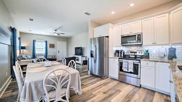 House (3 Bedrooms) | Interior