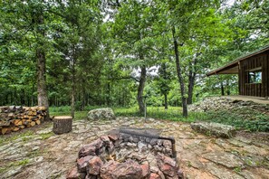 House (4 Bedrooms) | Interior - 'pine Lodge Cabin' on 450 Acres in Ozark Mountains (Compton)