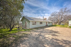 Exterior - Authentic Escape at the Exact Center of CA! (North Fork)