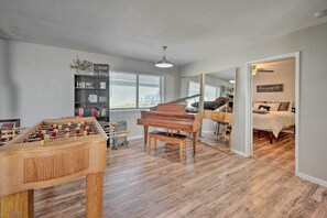 3 bedrooms, laptop workspace, iron/ironing board, bed sheets - Authentic Escape at the Exact Center of CA! (North Fork)