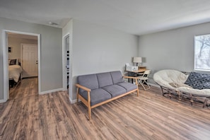 TV, DVD player, books - Authentic Escape at the Exact Center of CA! (North Fork)