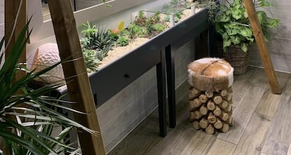 Gite a la Ferme Avec Jacuzzi et Piscine, Maison Privative