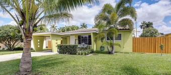 Hollywood Vacation Rental ~ 4 Miles to the Beach