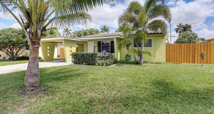 Hollywood Vacation Rental ~ 4 Miles to the Beach