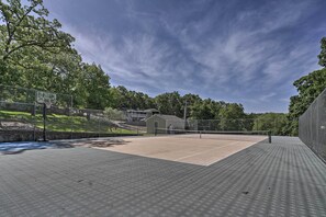 Apartment (2 Bedrooms) | Interior - Pool & Lake Access! Sunset-view Gem in Osage Beach (Osage Beach)