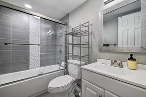 Buồng tắm vòi sen 