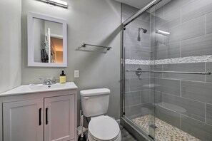 Shower - Modern Poconos Home Close to Lake & Amenities (Tobyhanna)