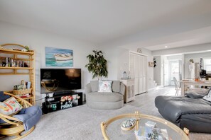Apartment (2 Bedrooms) | Interior - Harbor-view Balcony, Walk to Beach: Ocean City Gem (Ocean City)