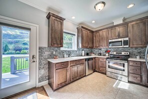 House (3 Bedrooms) | Private kitchen | Microwave, oven, stovetop, dishwasher - Striking Waynesville Home w/ Mtn Views & Deck (Waynesville)