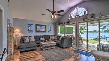 Cottage (2 Bedrooms) | Interior