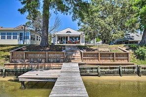 Cottage (2 Bedrooms) | Front of property - Riverfront Cottage: Fire Pit & Kayaks (Deltaville)