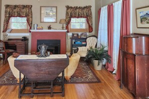 Cottage (2 Bedrooms) | Interior