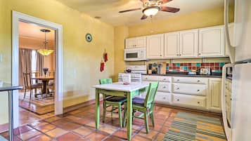 Cottage (2 Bedrooms) | Interior
