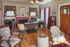 Cottage (2 Bedrooms) | Interior