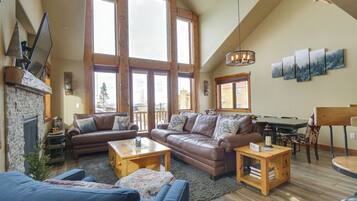 Apartment (3 Bedrooms) | Front of property