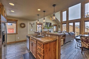 Apartment (3 Bedrooms) | Interior - Colorado Lodge w/ Mtn Views - 3 Mi to Winter Park! (Winter Park)