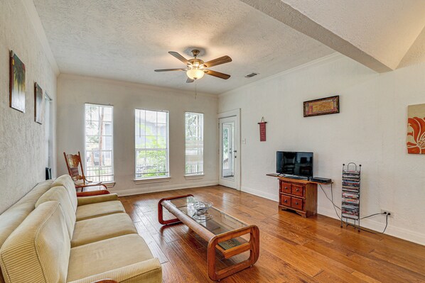 House (3 Bedrooms) | Front of property