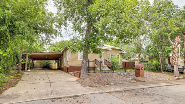 Unclassified image, 1 of 23, button - Walk to San Antonio Botanical Garden: Private Home (San Antonio)