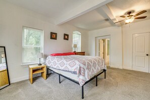 Interior - Walk to San Antonio Botanical Garden: Private Home (San Antonio)
