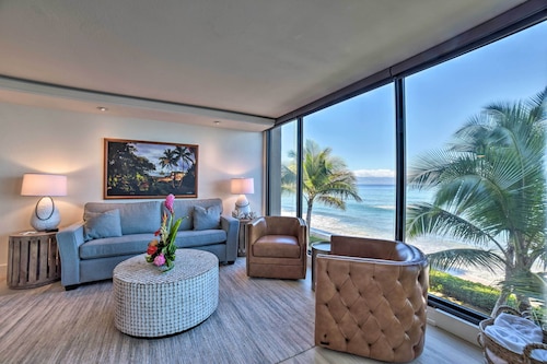 Whale & Sunset Views: Oceanfront Lahaina Condo