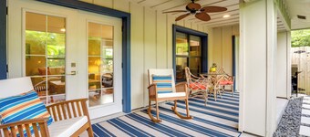Jupiter Cottage w/ Patio, Gas Grill & Fire Pit!
