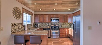 Fairplay Cabin w/ Pool Table, Deck & Mountain View