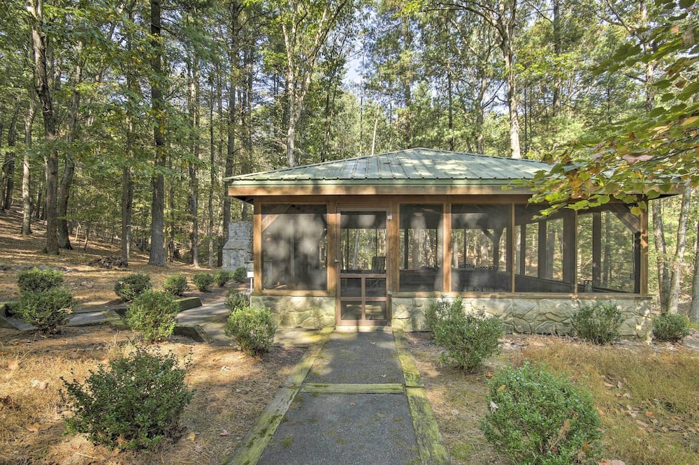 Couples Cabin - 5 Mi to DT Berkeley Springs! - Berkeley County, WV
