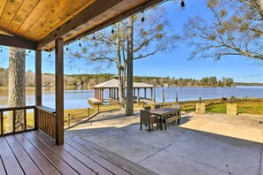 House (3 Bedrooms) | Interior - Lay Lake Access & Views: Expansive Shelby Home! (Shelby)