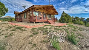 Interior - Sprawling Mountain-view Cabin: 5 Mi to Mesa Verde (Mancos)