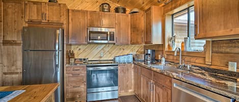 House (5 Bedrooms) | Interior