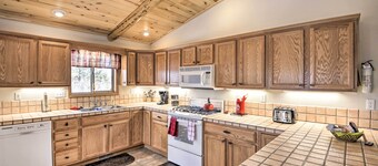 Rocky Mountain Home w/ Deck - Near Fishing & Dtwn!