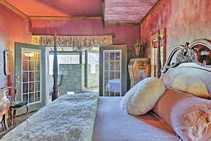 Villa (3 Bedrooms) | Interior - 11 Mi to Dtwn: Murphy Gem w/ Hot Tub & Mtn Views! (Murphy)