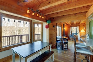 House (4 Bedrooms) | Interior