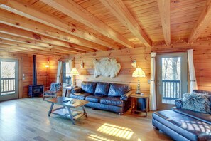 House (4 Bedrooms) | Interior