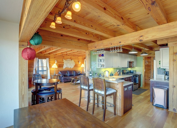 House (4 Bedrooms) | Interior - Hot Tub & Game Room: Powderhorn Mountain Cabin (Deep Gap)
