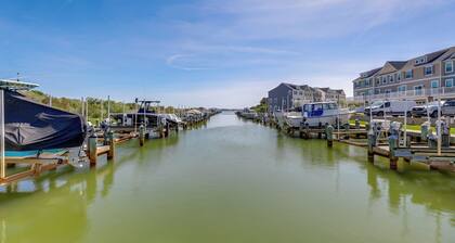 Boat Slip & Pool Access: Ocean City Home!