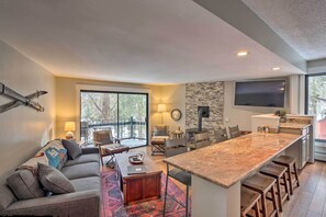 Apartment (2 Bedrooms) | Front of property