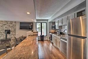 Apartment (2 Bedrooms) | Interior - < 1 Mi to Peak 8: Ski Condo in Breck w/ Mtn Views (Breckenridge)