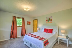 Hus (2 Bedrooms) | 2 soverom, skrivebord, skrivebord for bærbar PC og strykejern/-brett