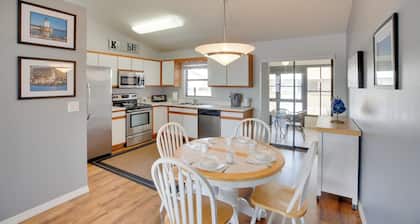Screened Patio & Grill at Sebring Resort Community