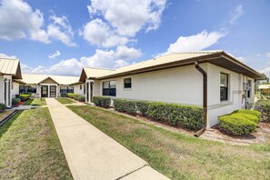 Villa (2 Bedrooms) | Interior - Screened Patio & Grill at Sebring Resort Community (Sebring)
