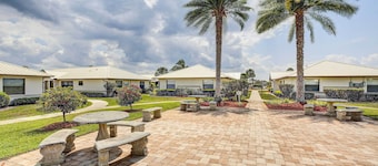 Screened Patio & Grill at Sebring Resort Community
