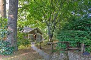 House (3 Bedrooms) | Interior - Waterfront Home w/ Boat Dock on Mirror Lake! (Highlands)